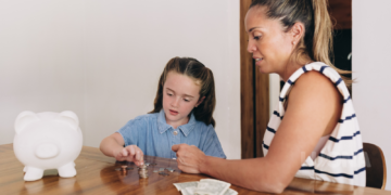 Como ensinar Educação Financeira para crianças e preparar seus filhos para um futuro mais seguro