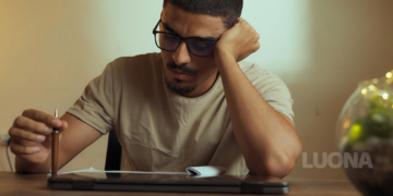 Seu plano não precisa mudar sua vida este mês. Ele precisa impedir que você esteja no mesmo lugar daqui a cinco anos